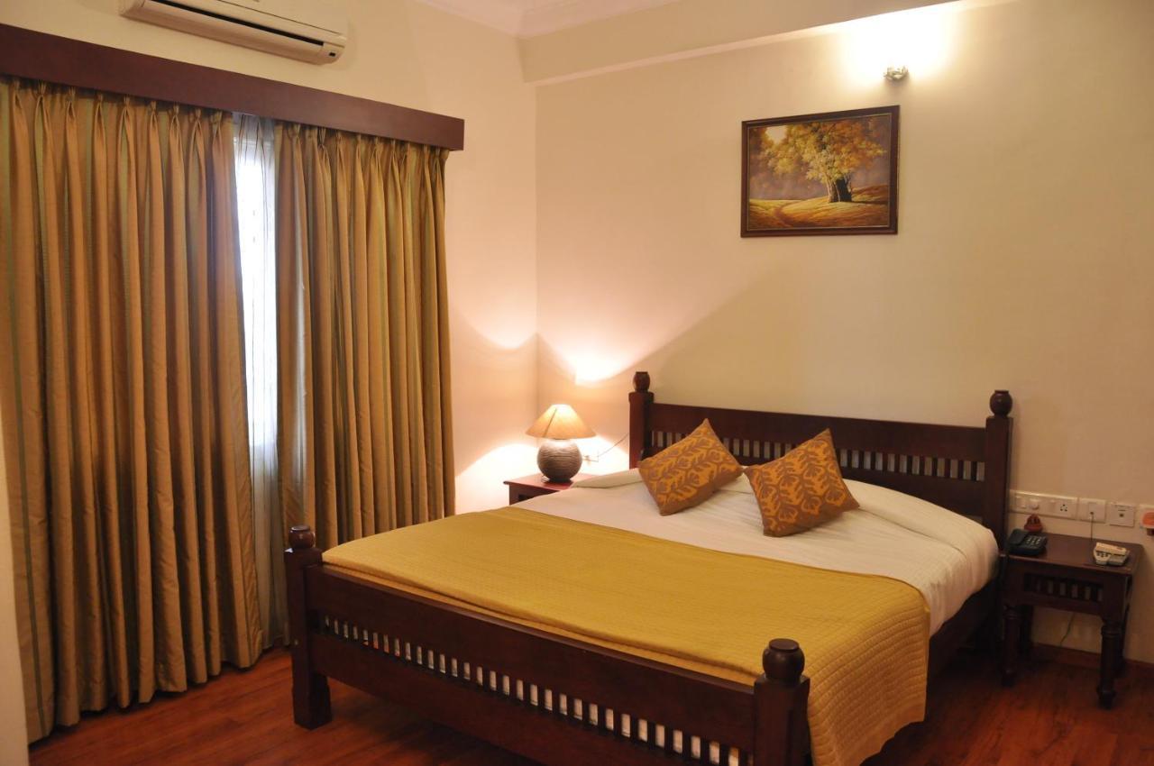 Hotel Niketana @ Boat Club à Chennai Extérieur photo