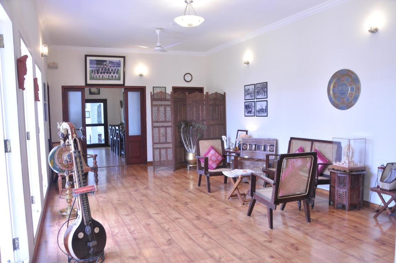 Hotel Niketana @ Boat Club à Chennai Extérieur photo